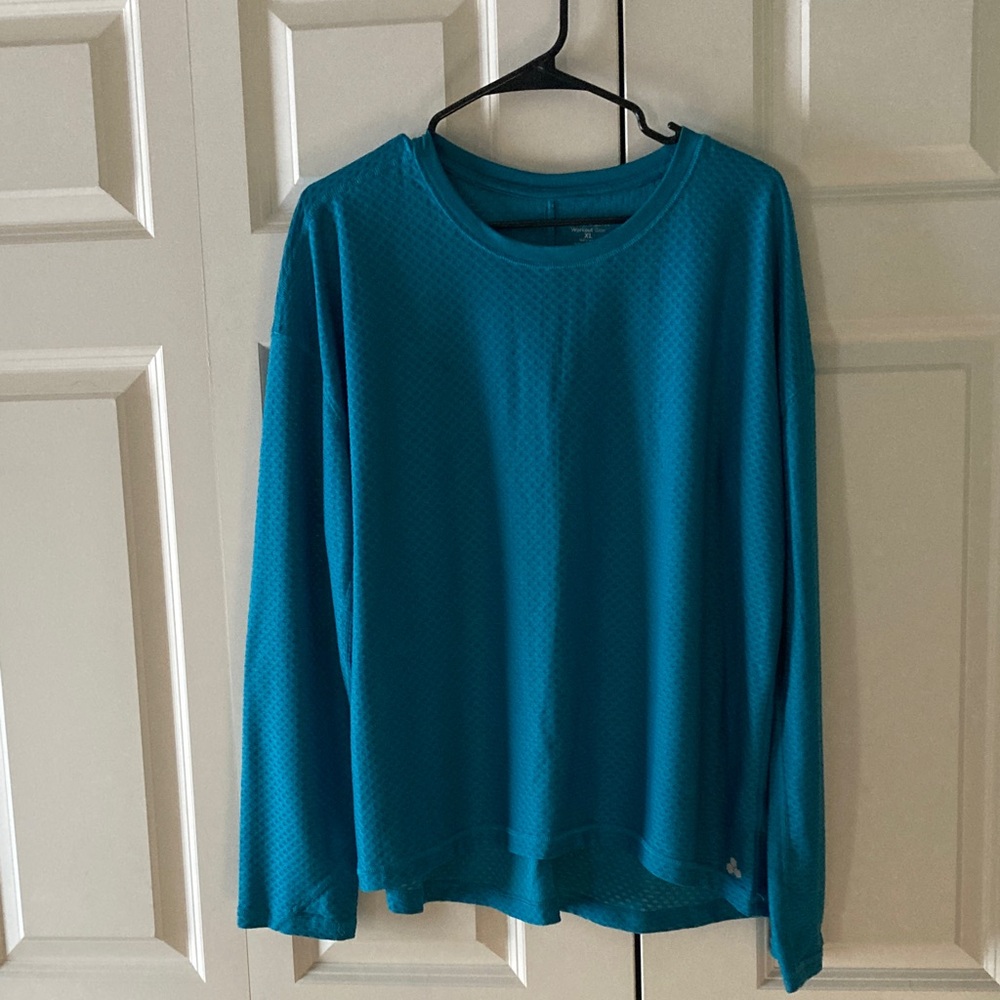 TEK Gear workout gear women’s XL long sleeve pullover blue workout gear run hike